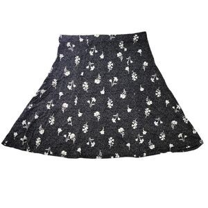 2/$20 Y2K Suzy Shier Black & White Floral Pattern Dress Skirt Size: Large